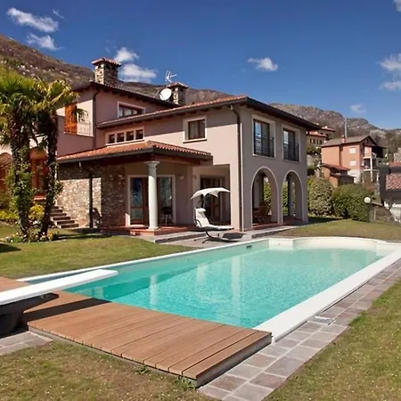 Vignola Sleeps 12 Pool Wifi *