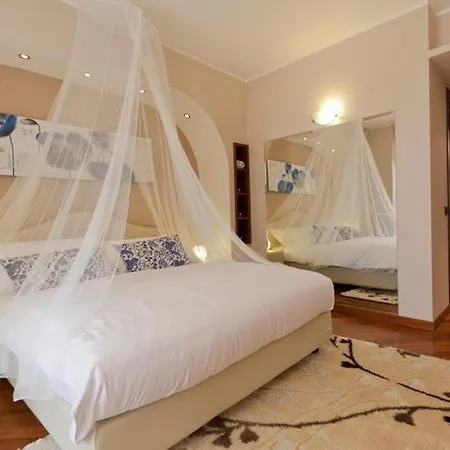 Vignola Sleeps 12 Pool Wifi Villa