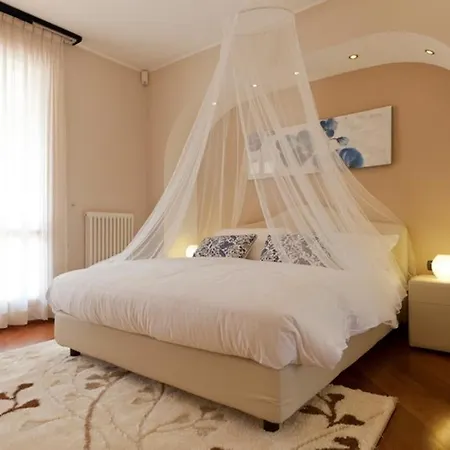 Vignola Sleeps 12 Pool Wifi Villa *